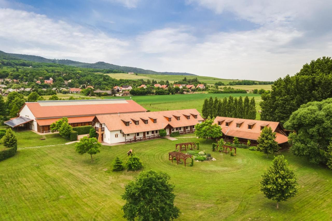 Matild Country Hotel Nemesvita Exterior foto