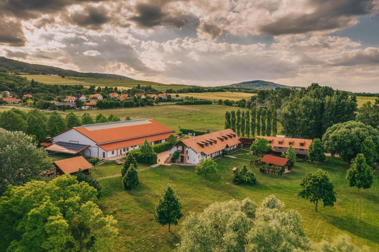 Matild Country Hotel Nemesvita Exterior foto